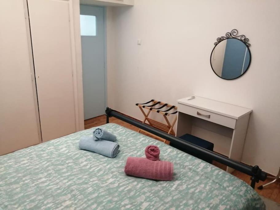 דירות אתונה Ανακαινισμένο 8 Λεπτά Από Το Μετρό. מראה חיצוני תמונה