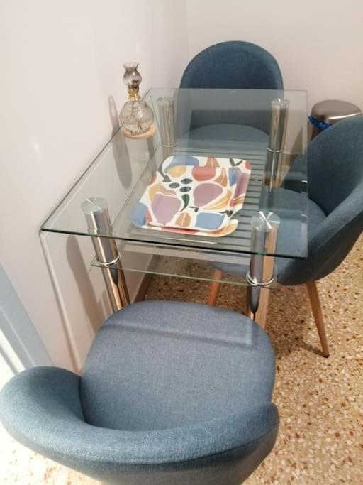 דירות אתונה Ανακαινισμένο 8 Λεπτά Από Το Μετρό. מראה חיצוני תמונה